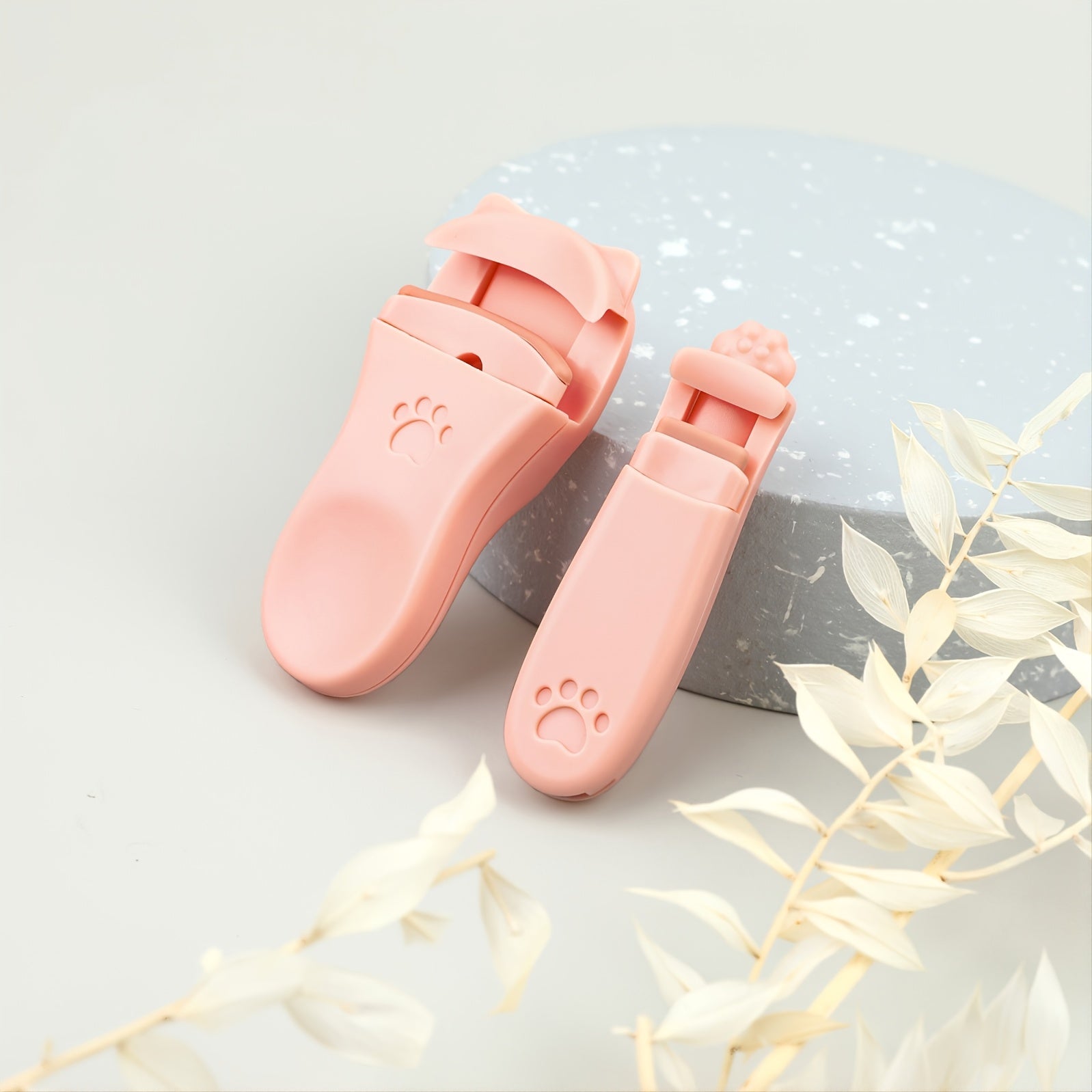 2pcs Portable Eyelash Curler with Silicone Replacement Pads