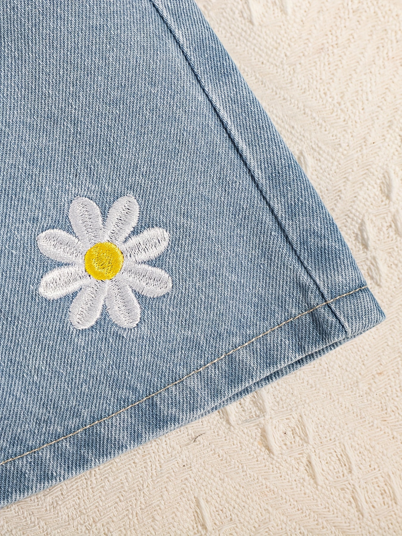 Girls Daisy Pattern Elastic Waist Denim Skirt