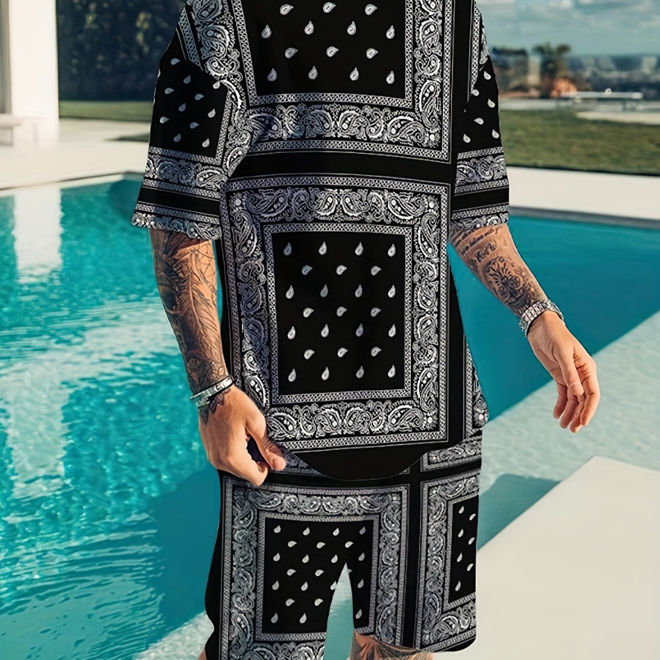 Bandana Print Men's 2Pcs Outfits Crew Neck Short Sleeve T shirt And Shorts Set