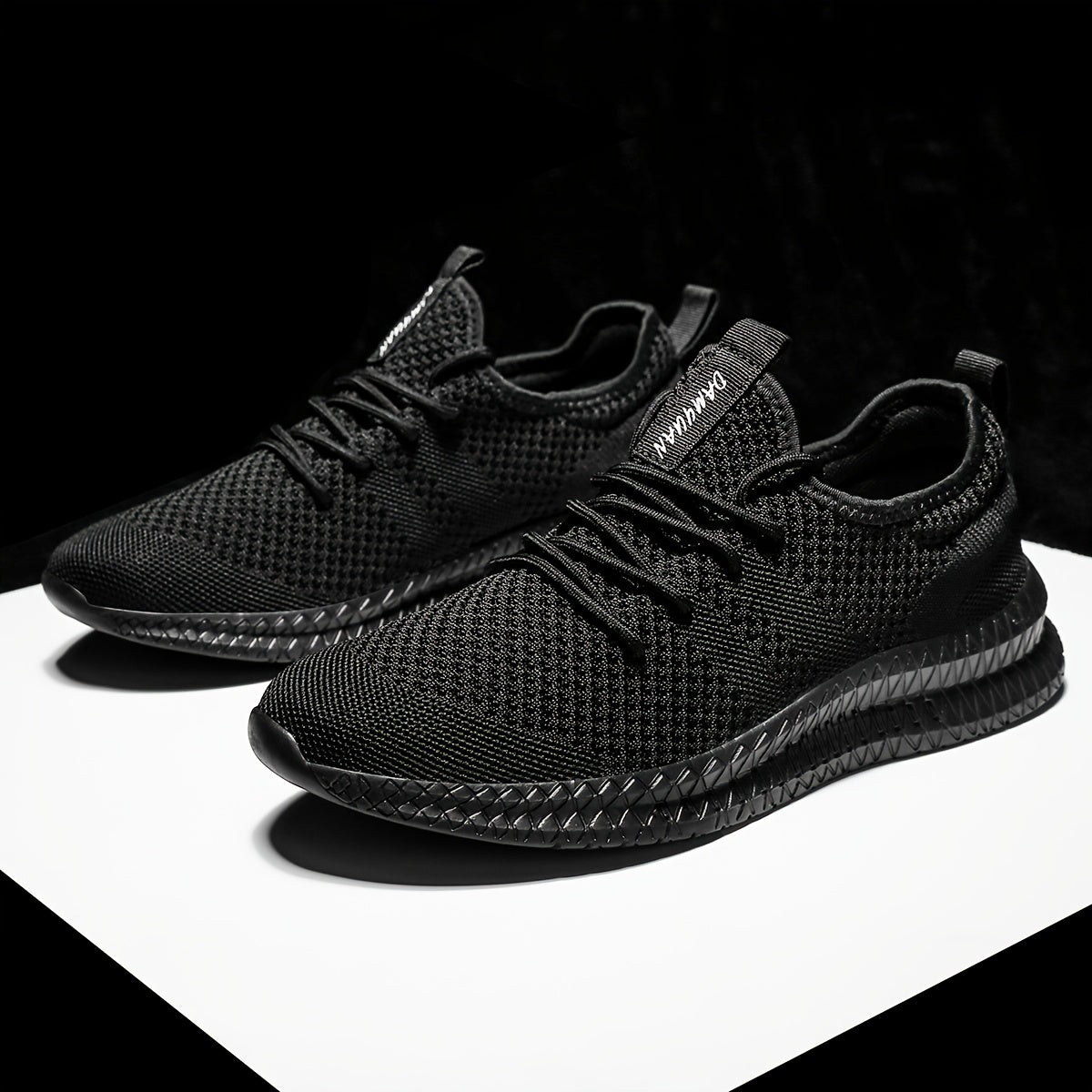 Unisex Lightweight Running Shoes Breathable Mesh Sneakers