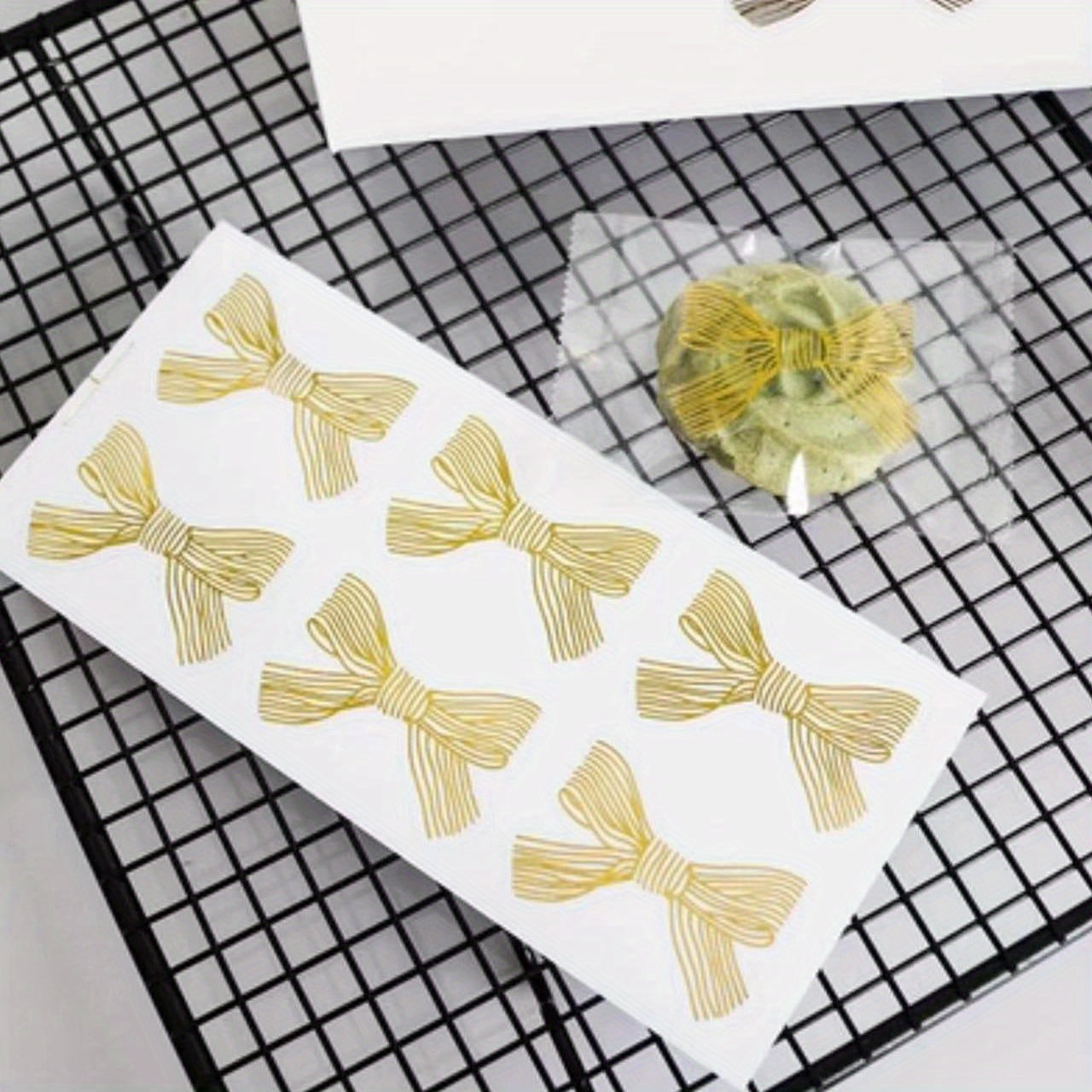 Golden Butterfly Bow Hot Stamping Round Transparent Stickers