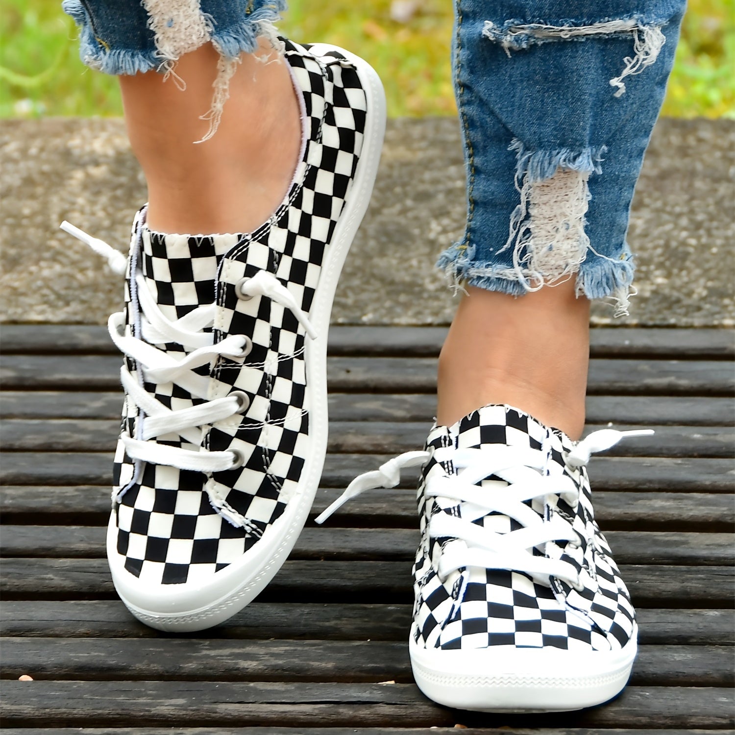 Women's Checkerboard Flat Canvas Shoes Lace up Low Top Casual Walking Shoes