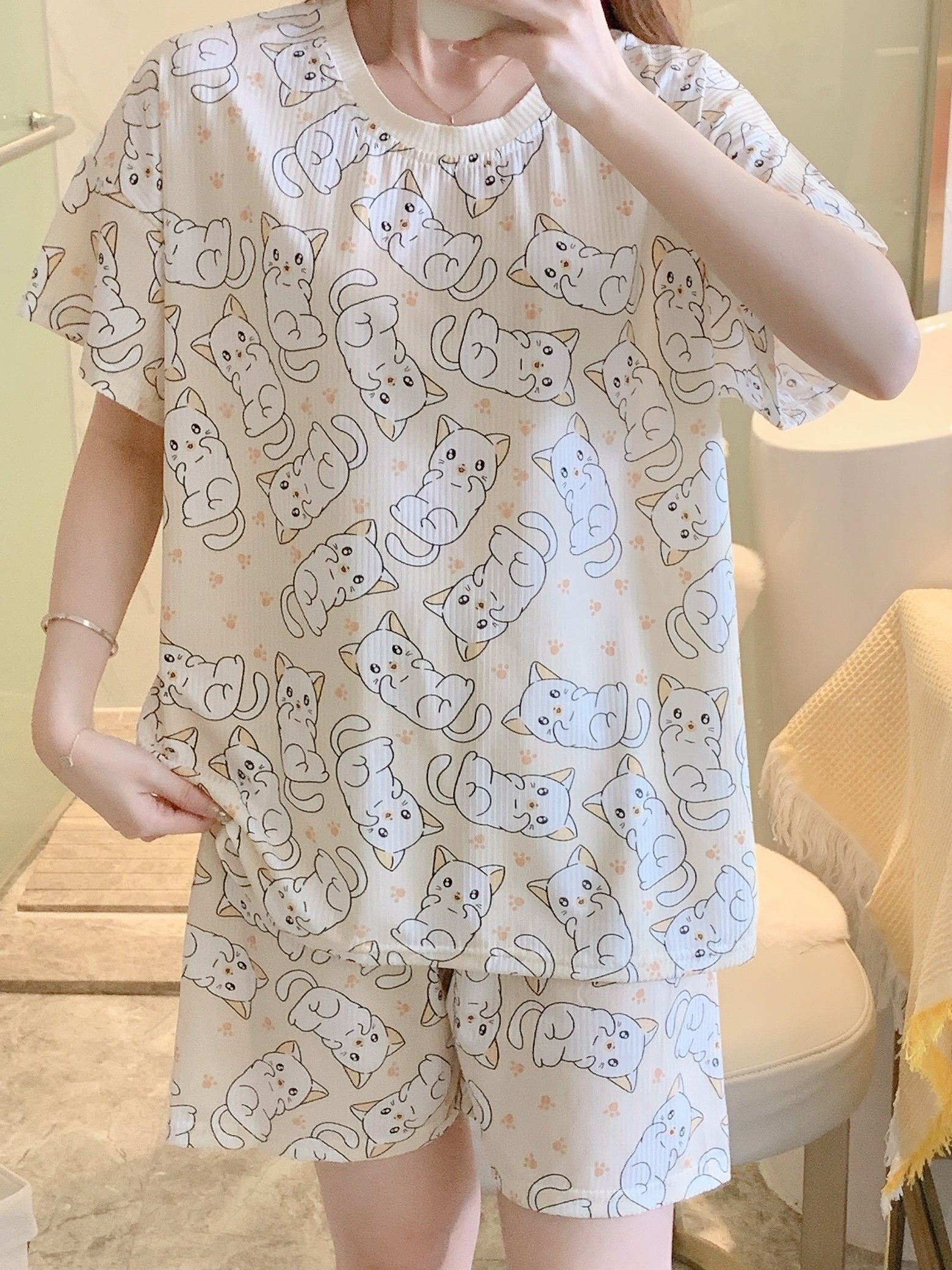 Cat Print Pajamas Set Short Sleeve Tee Top And Shorts Pj Set