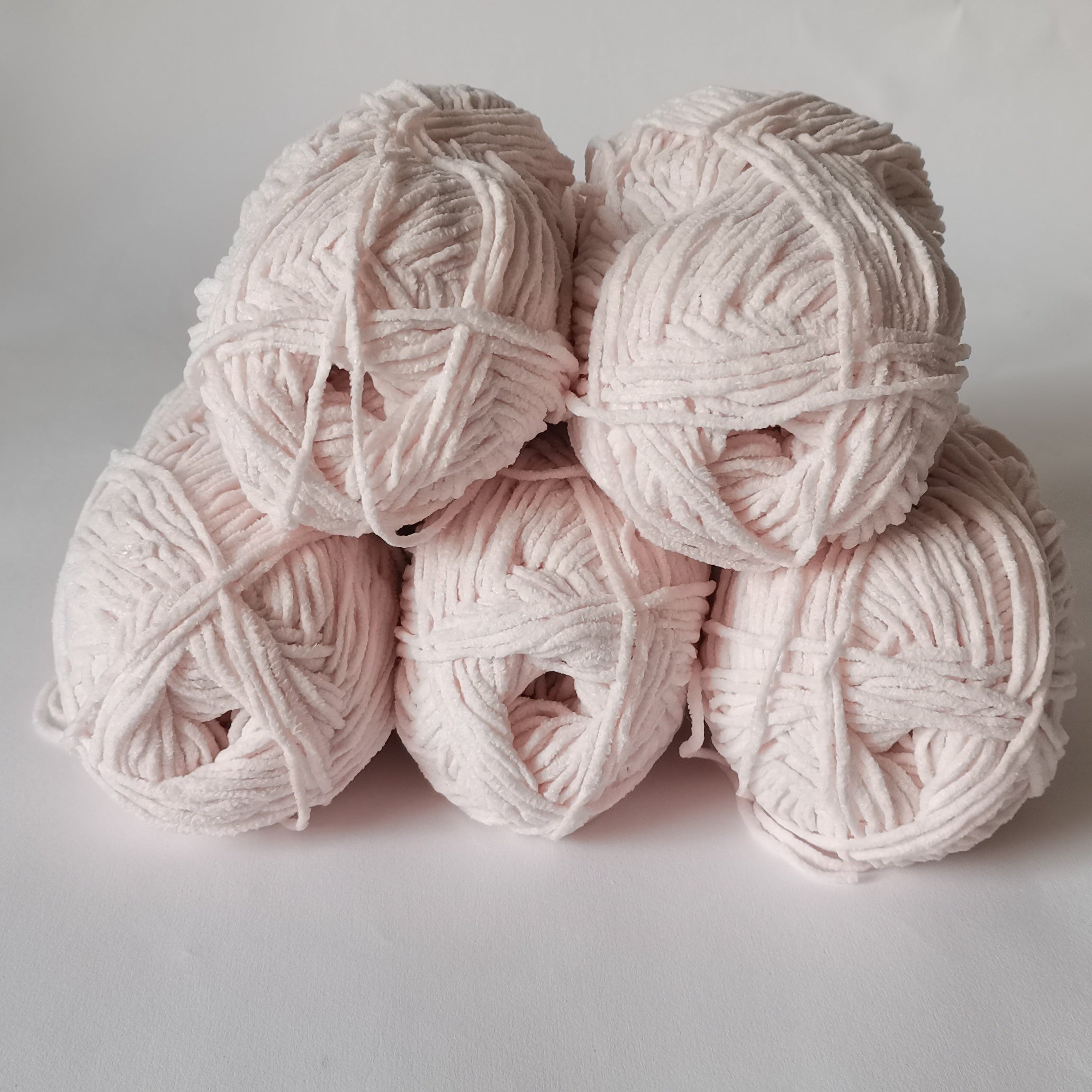 Chenille Handwoven Polyester Soft Yarn for Knitting Hats Bags Dolls 50g