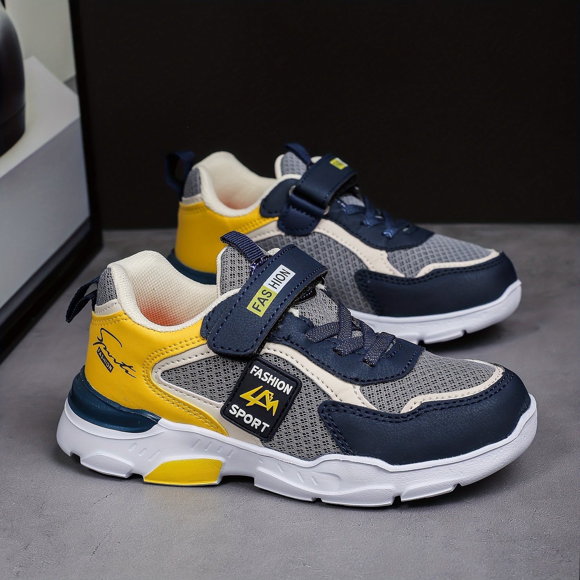 Boy's Hook And Loop Fastener Running Shoes