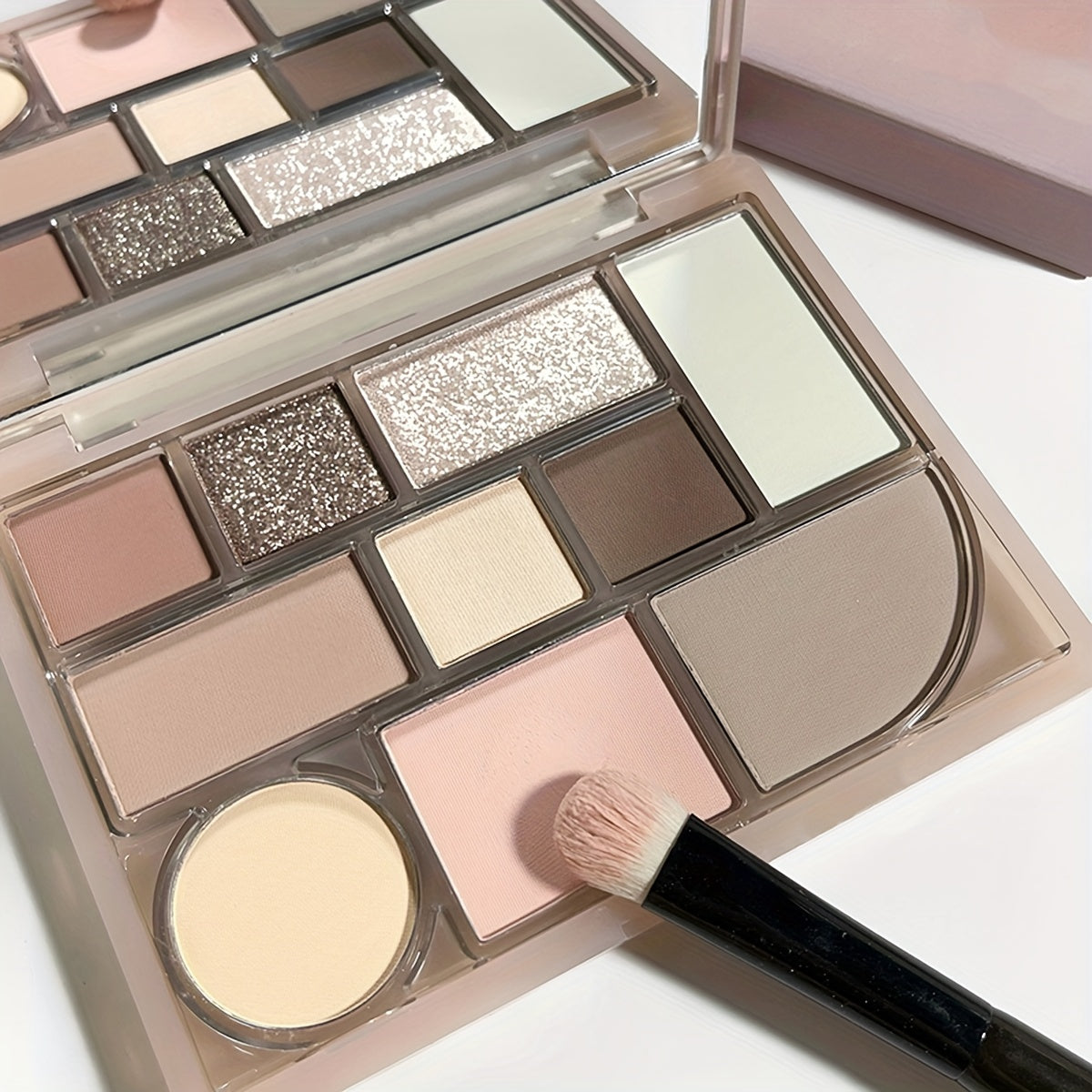 Matte Shimmer Finish Eyeshadow Palette in Cement Grey Brown Nude Earth