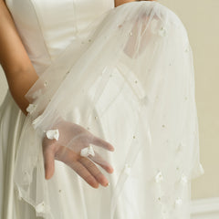 Bridal Veil Short with Hair Comb & Pearl Petal Romantic Wedding Photography Prop