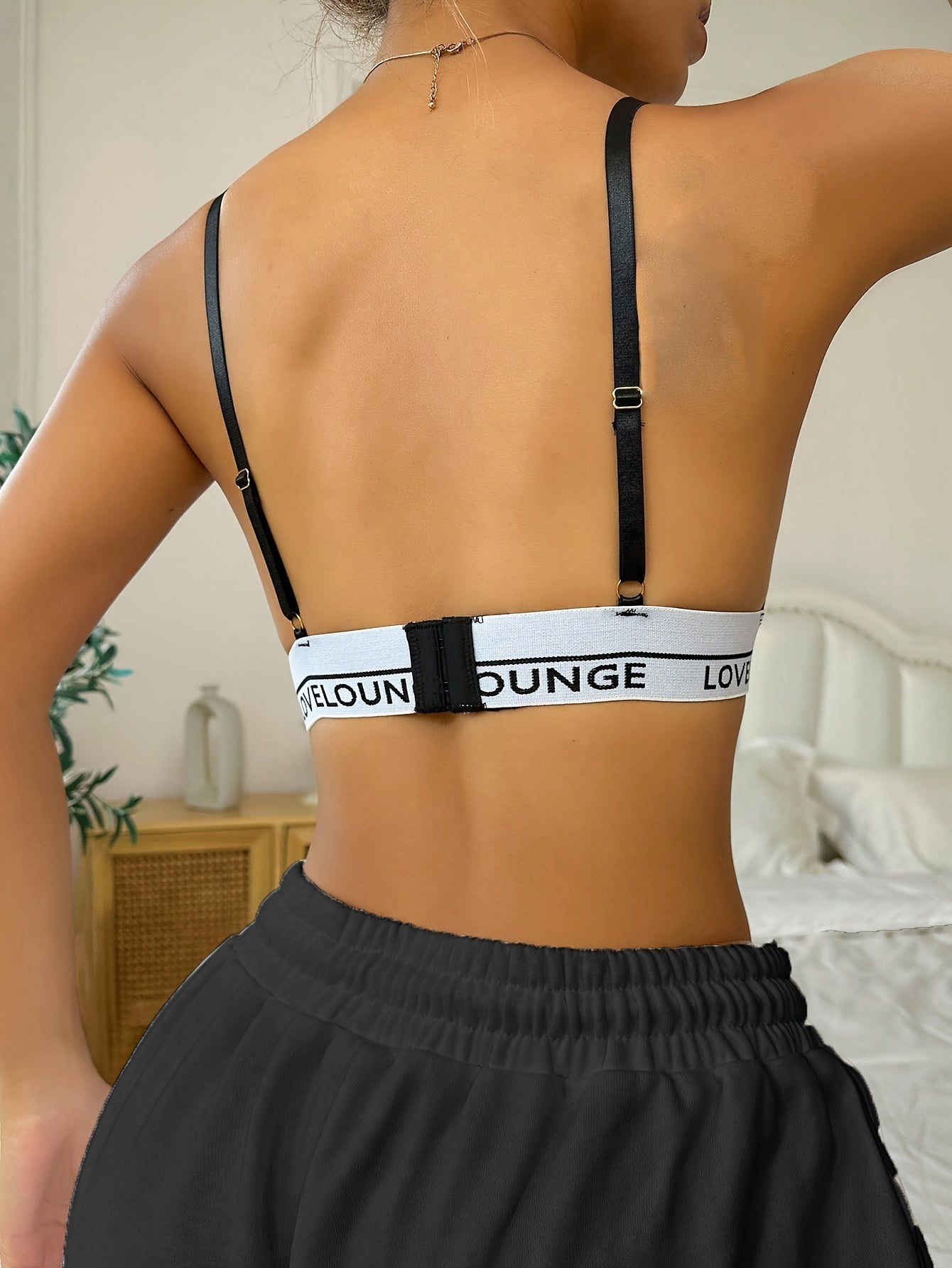 Letter Print Wireless Bra Comfy & Breathable Plunge Bra
