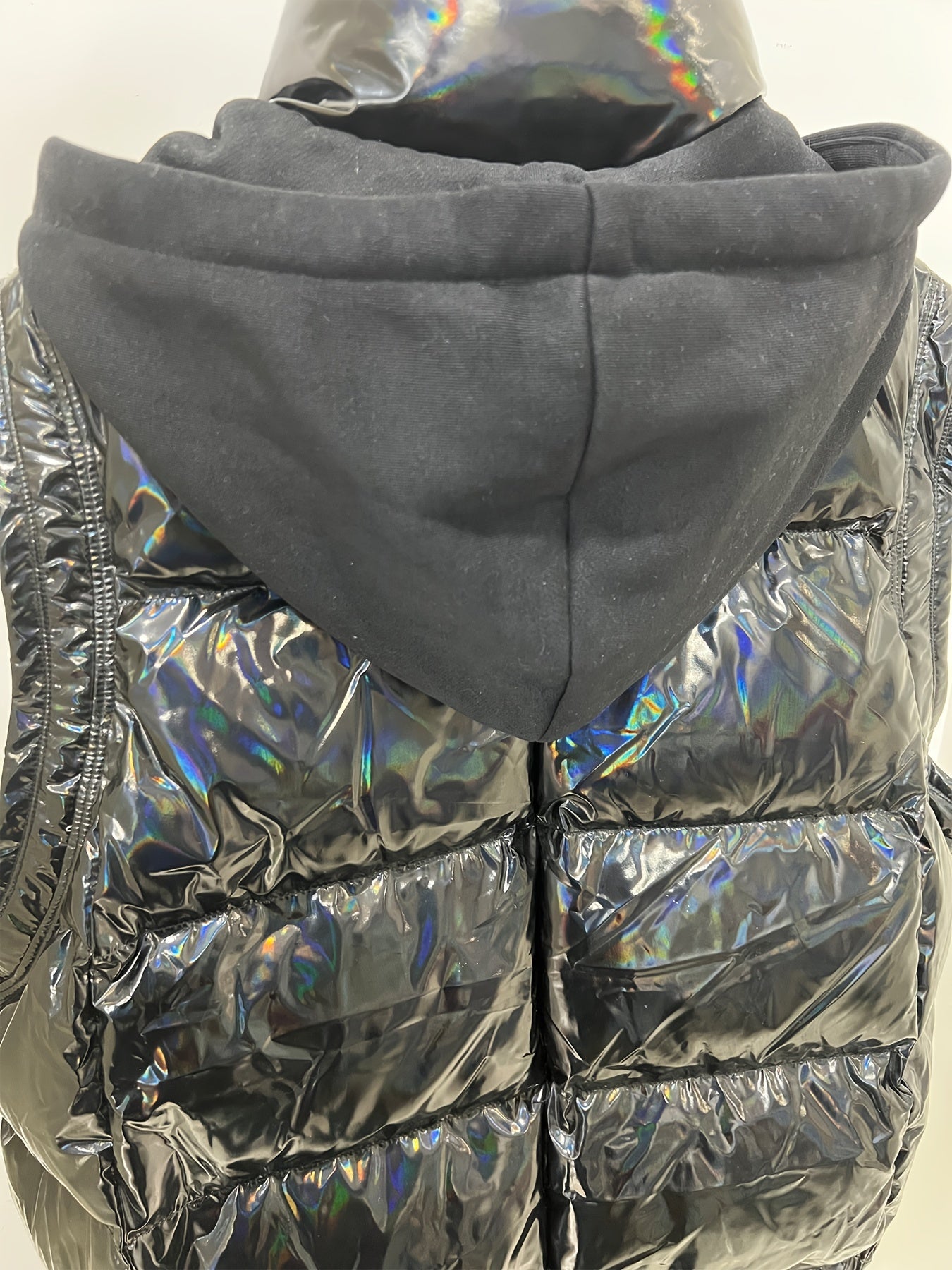 Women's Sleeveless Puffer Jacket with Detachable Hat