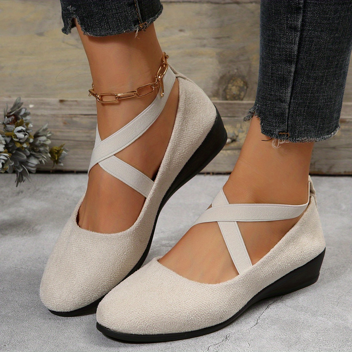Women's Comfortable Closed Toe Slip On Wedge Shoes