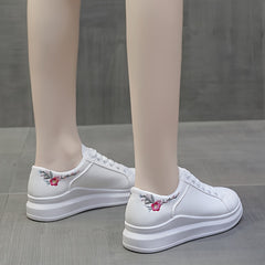 Floral Embroidered Slip-Resistant Skate Shoes Low Flat Sports Sneakers