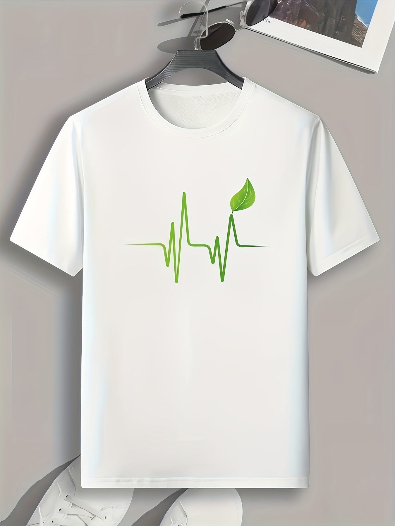 Curve And Leaf Print Men's Graphic T-shirt for Summer