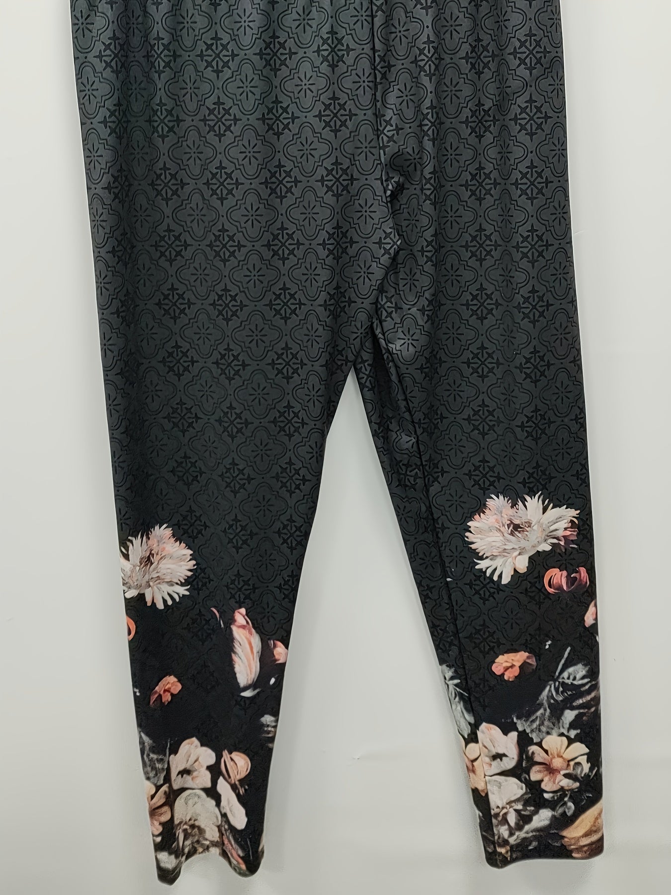 Quatrefoil & Floral Print Skinny Yoga Leggings