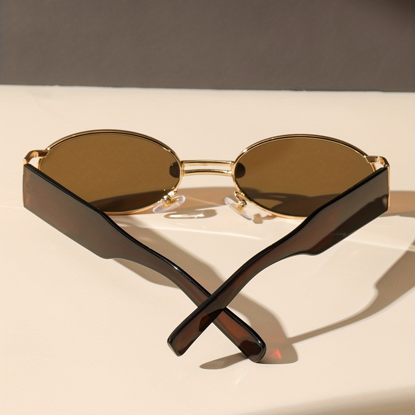 Oval Metal Frame Vintage Sunglasses