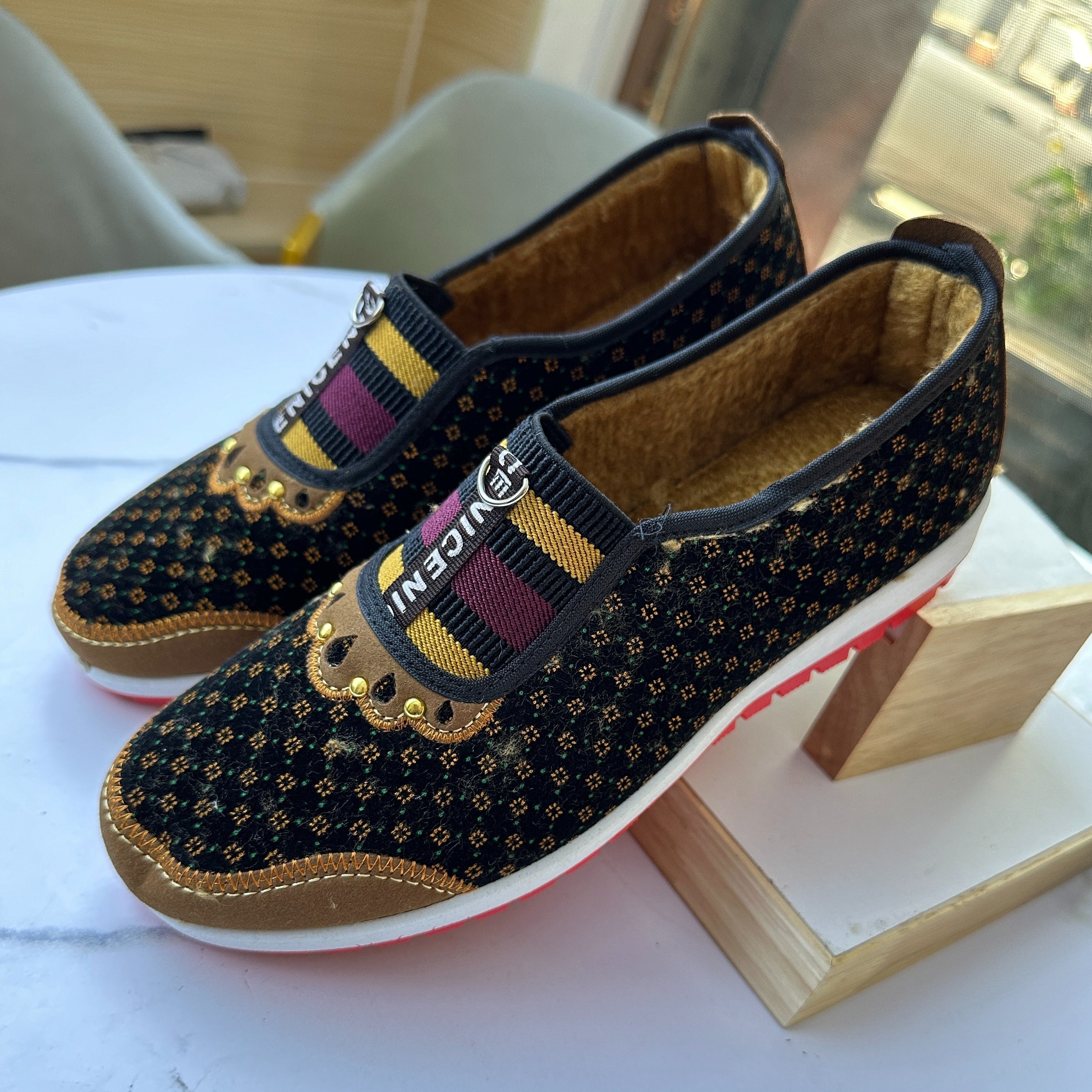 Women's Retro Print Flat Shoes Winter Warm Walking Shoes