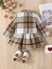 Stylish Plaid Outfit with Long Sleeve Coat