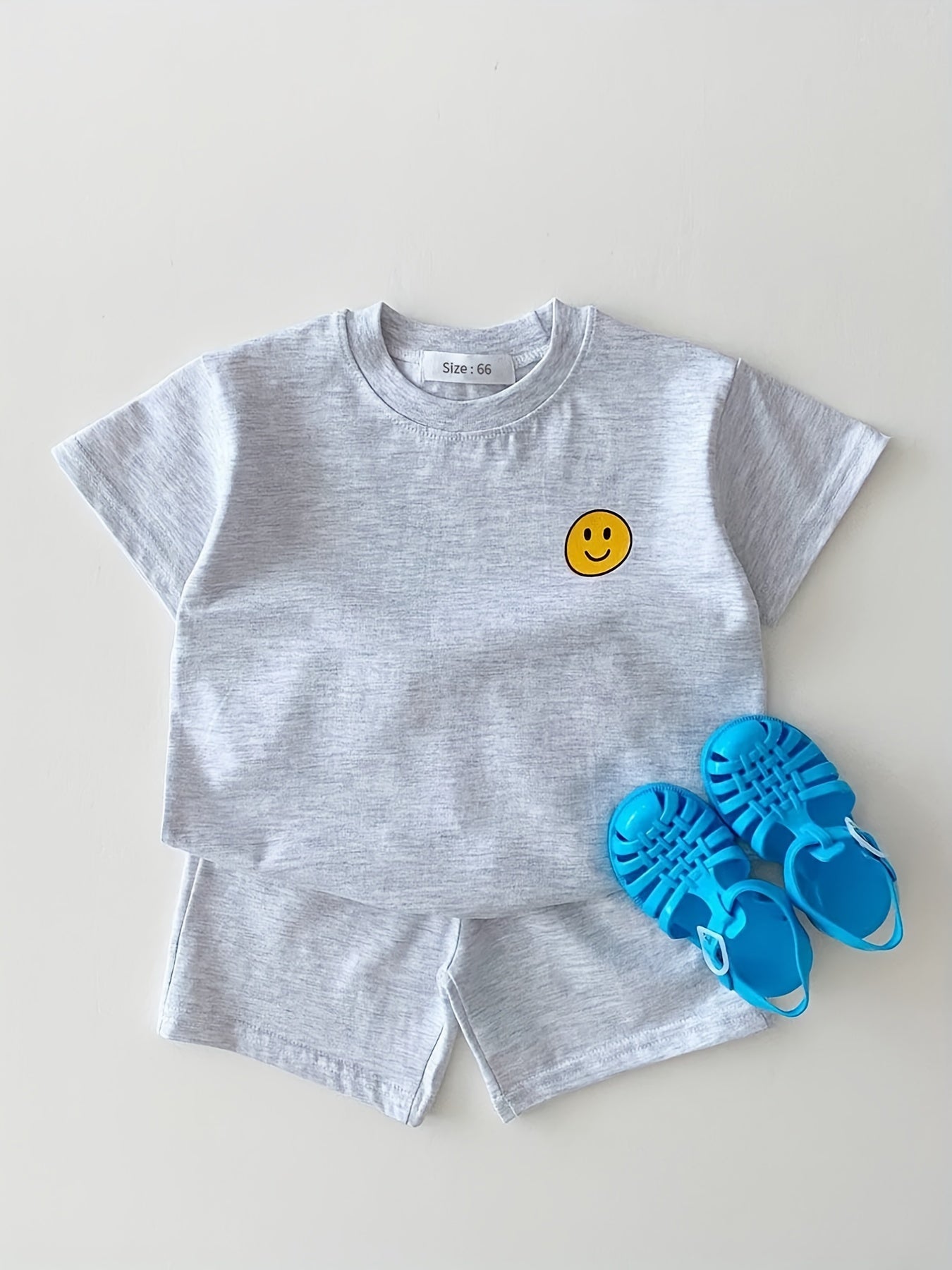 2pcs Smile Face Graphic Print T-shirt & Shorts Set for Baby Boys & Girls
