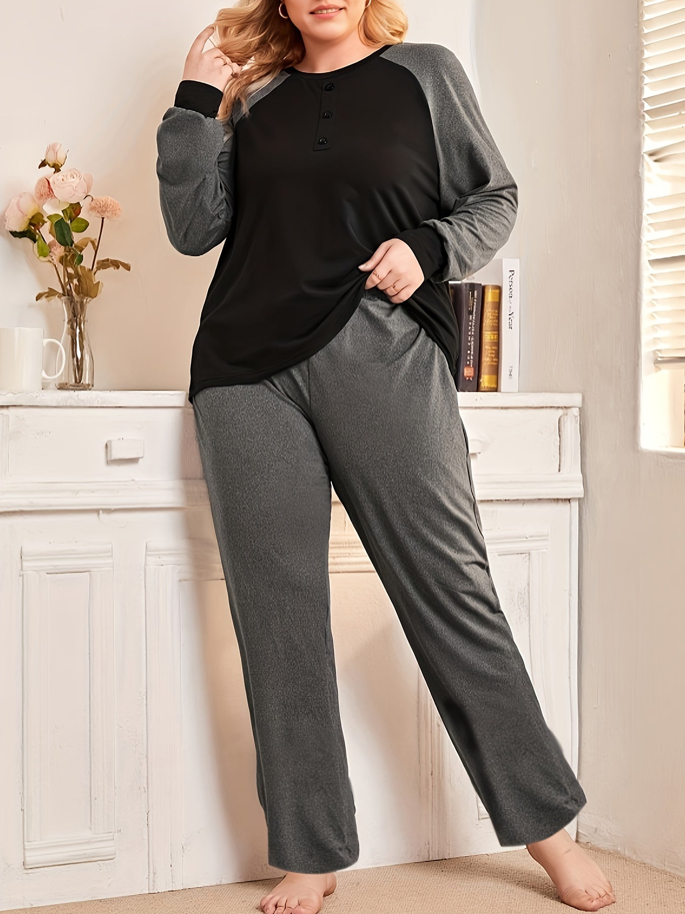 Plus Size Button Decor Raglan Sleeve Top & Joggers Lounge Set