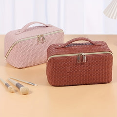 Large Capacity Checkered Travel Cosmetic Bag for Women Portable Makeup Organizer