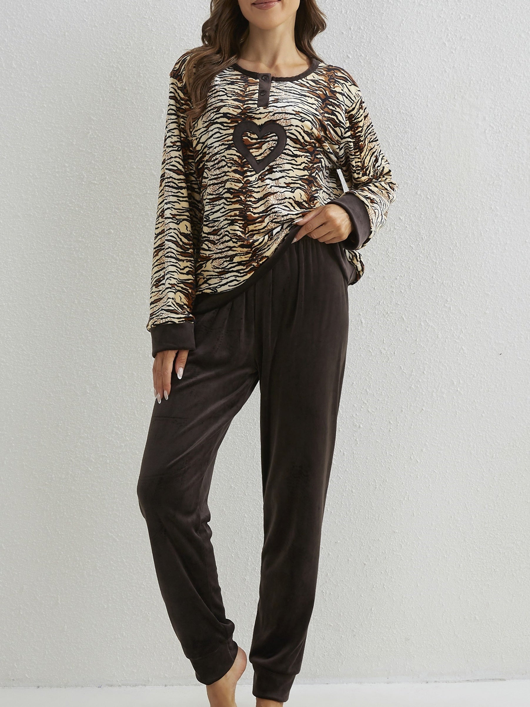 Leopard Print Pajamas Set Long Sleeve Crew Neck Top & Pants