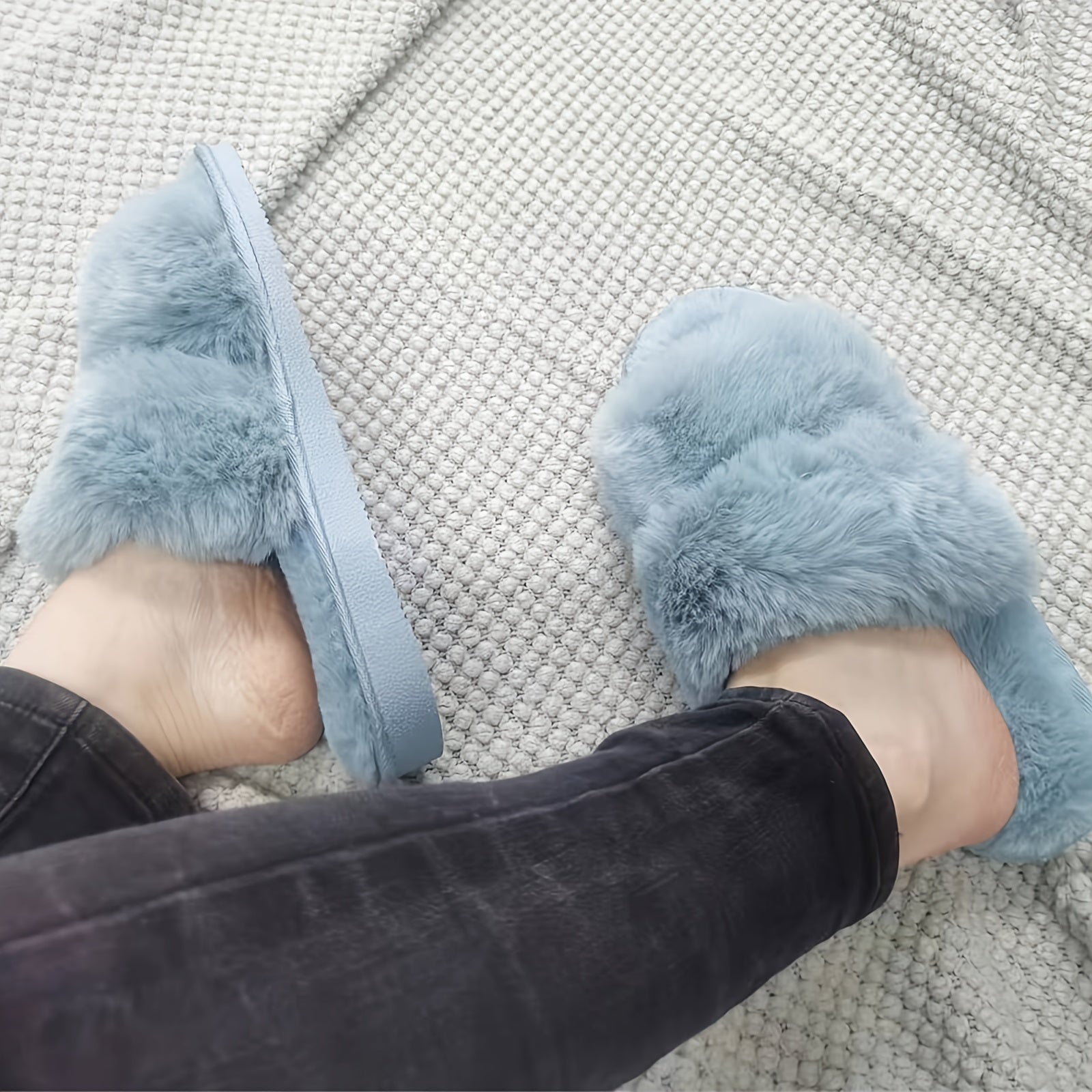 Women's Fuzzy Indoor Slippers Warm & Comfy Non slip Slides Shoes