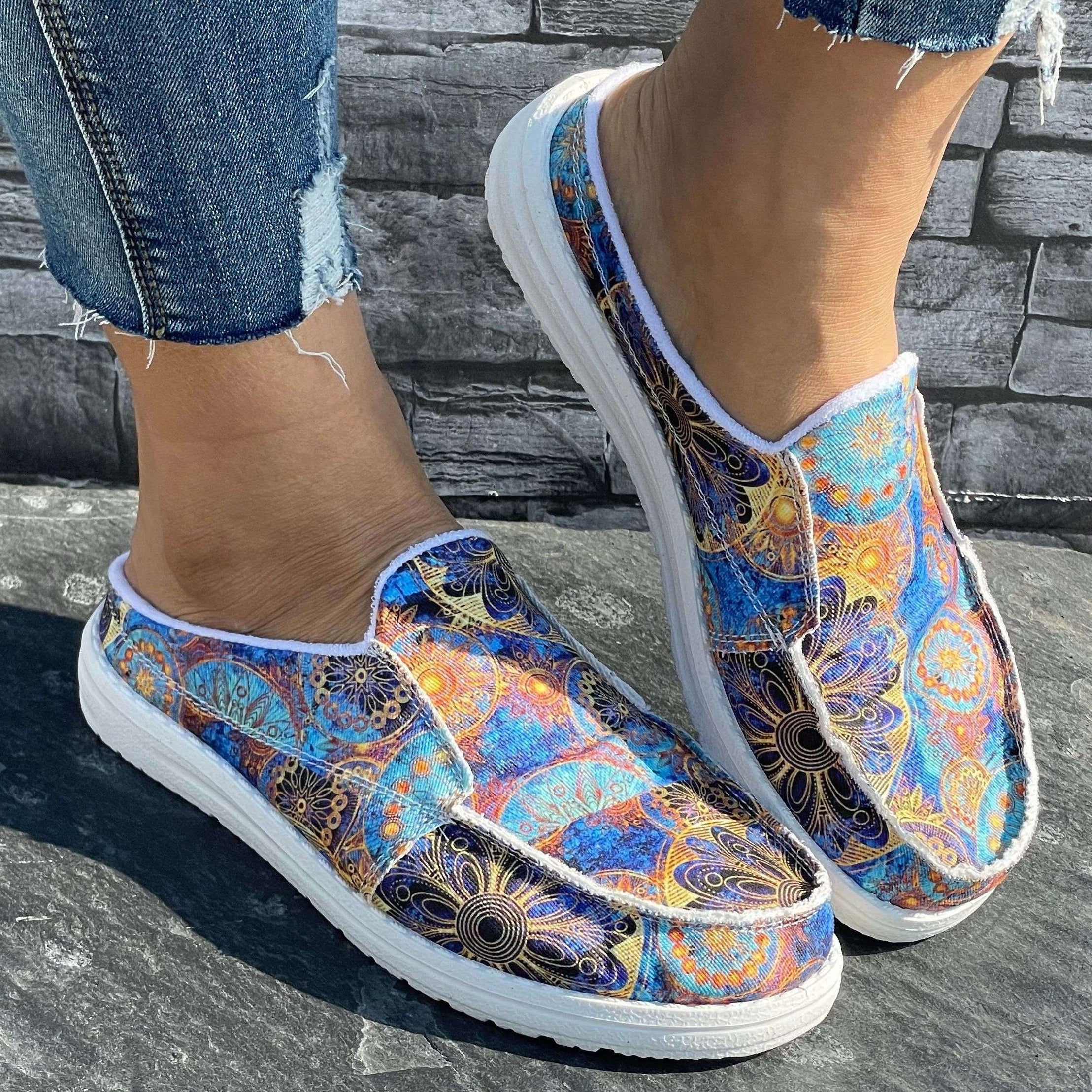 Geometric Pattern Slip On Shoes - Women's Lightweight Comfortable