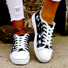 Women's Skull Pattern Lace Up Low Round Toe Lightweight Shoes