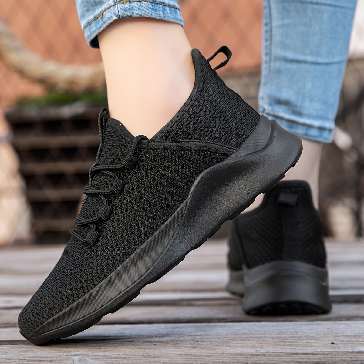 Soft Thick Sole Mesh Breathable Flying Woven Shoes
