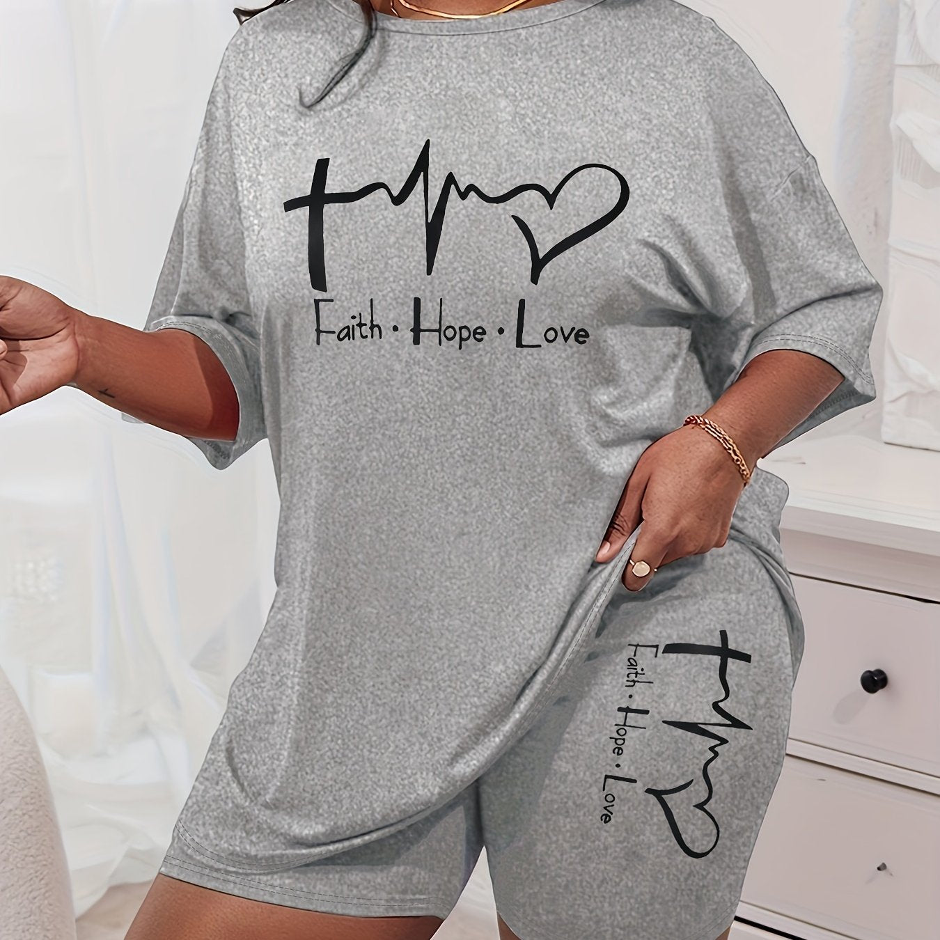 Heart Graphic & Letter Print Tee & Shorts Set