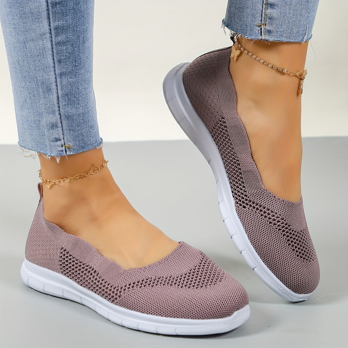 Women's Breathable Flying Woven Flat Shoes Comfortable Closed Toe Slip On Shoes