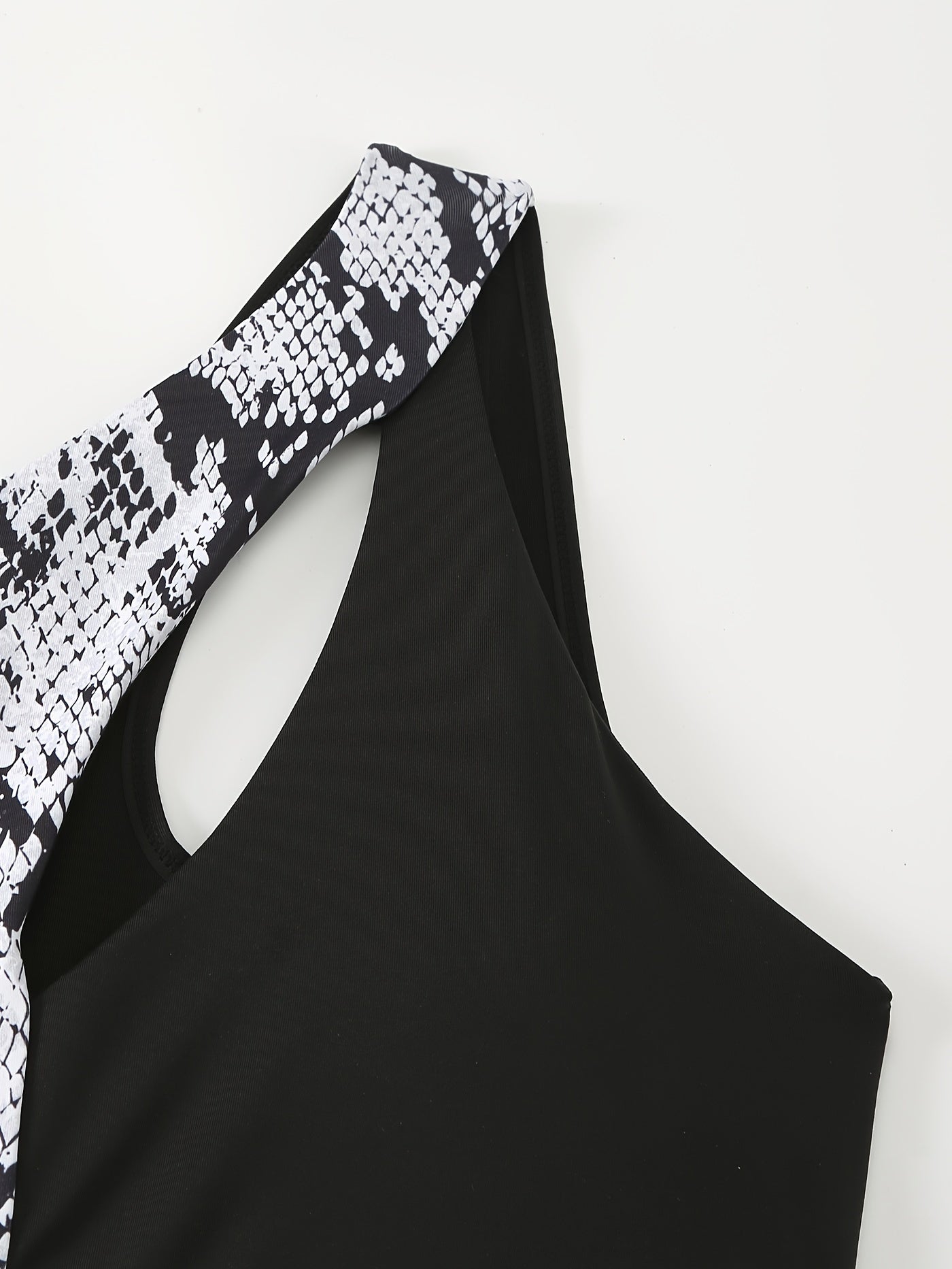 Snake Print Quick Drying One Shoulder Sports Bra