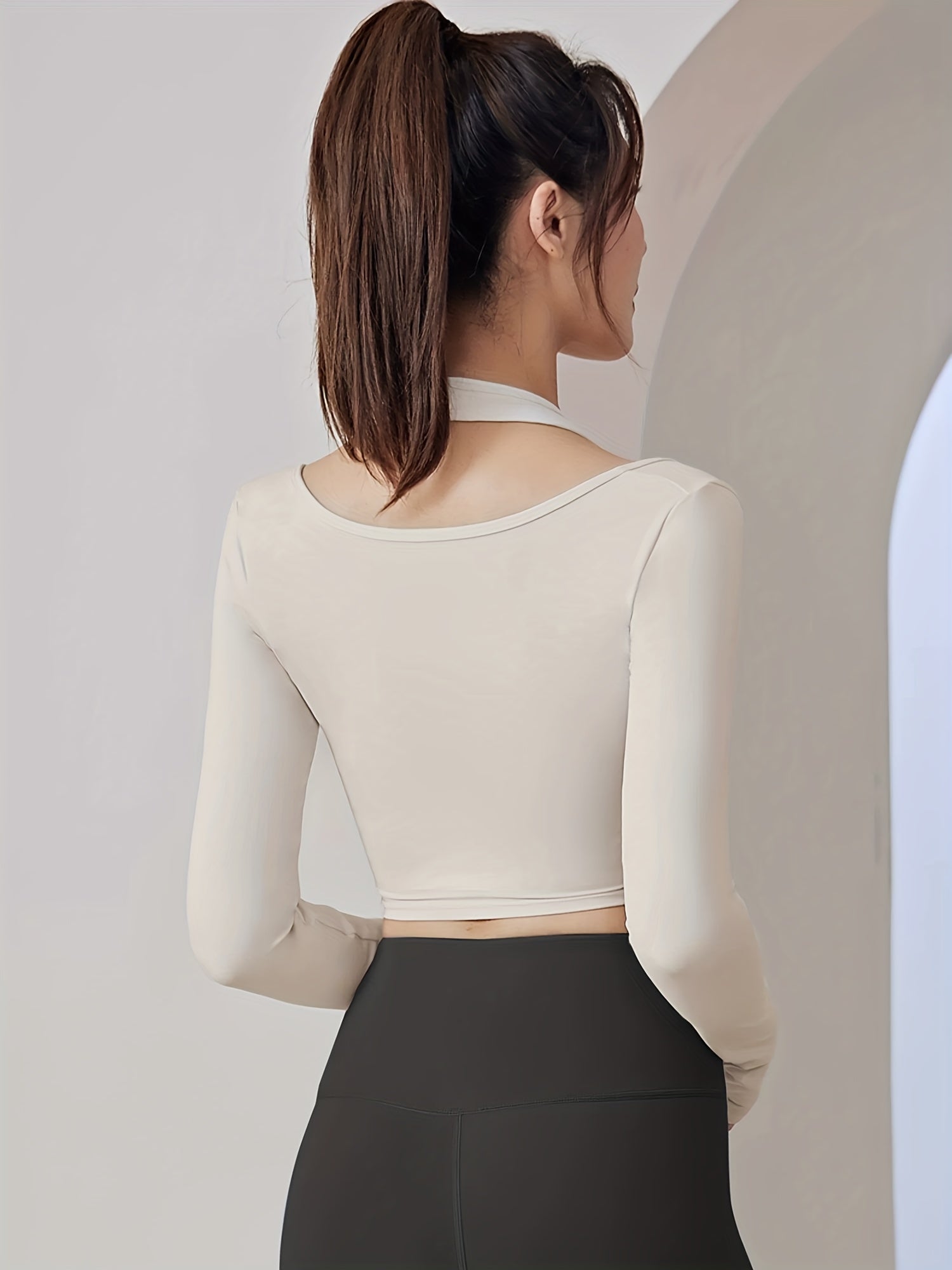 Halter Neck Yoga Crop Top Slimming Sports Crop Shirt