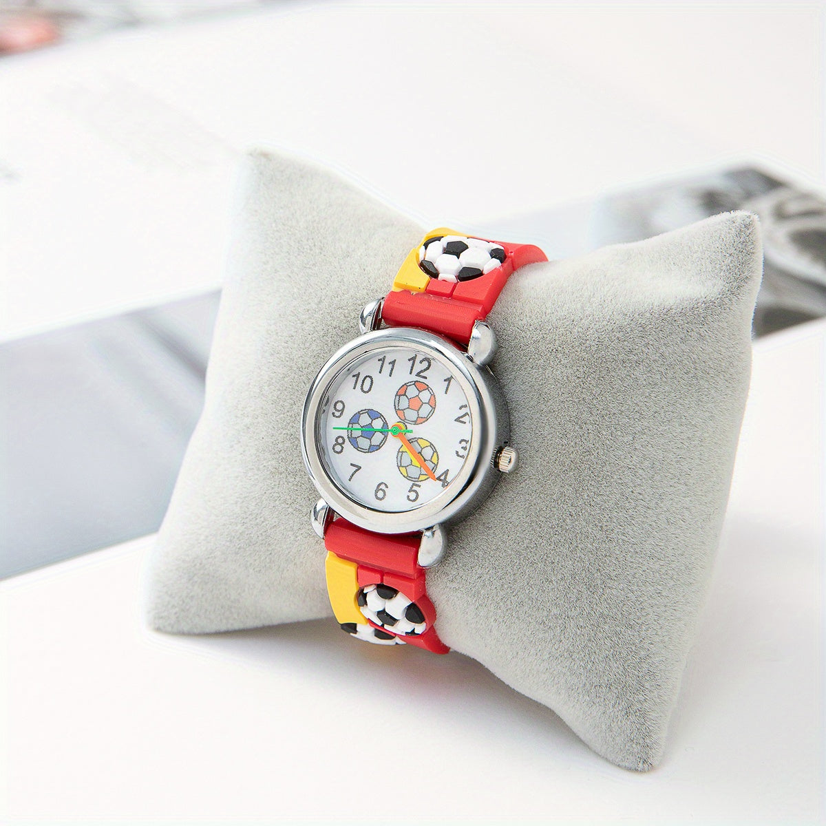 Soccer Print Round Dial Quartz Watch For Boys Girls Teen Gift