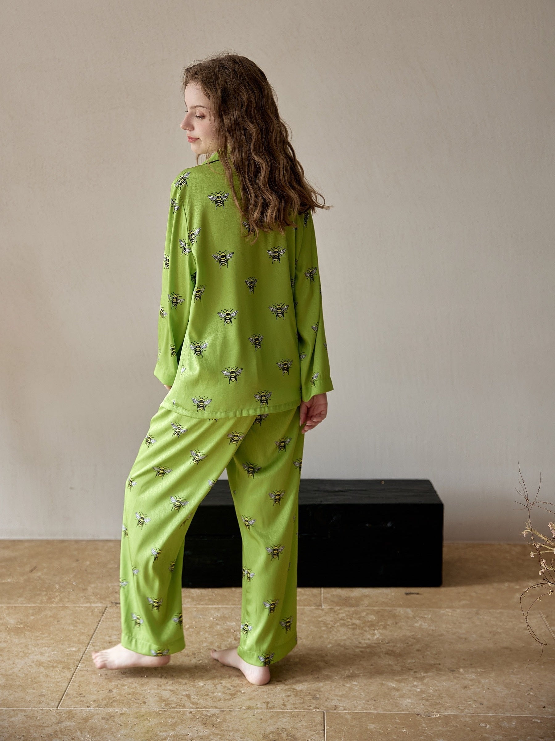 Bee Print Pajama Set Women's Sleepwear