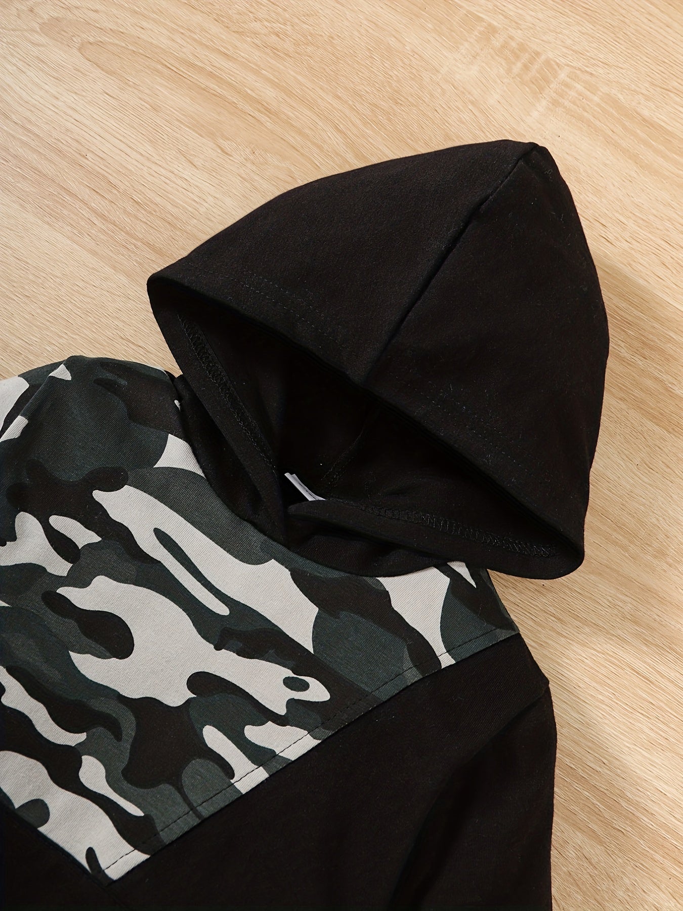 2pcs Baby Boys Camouflage Hooded Tops & Pant Set