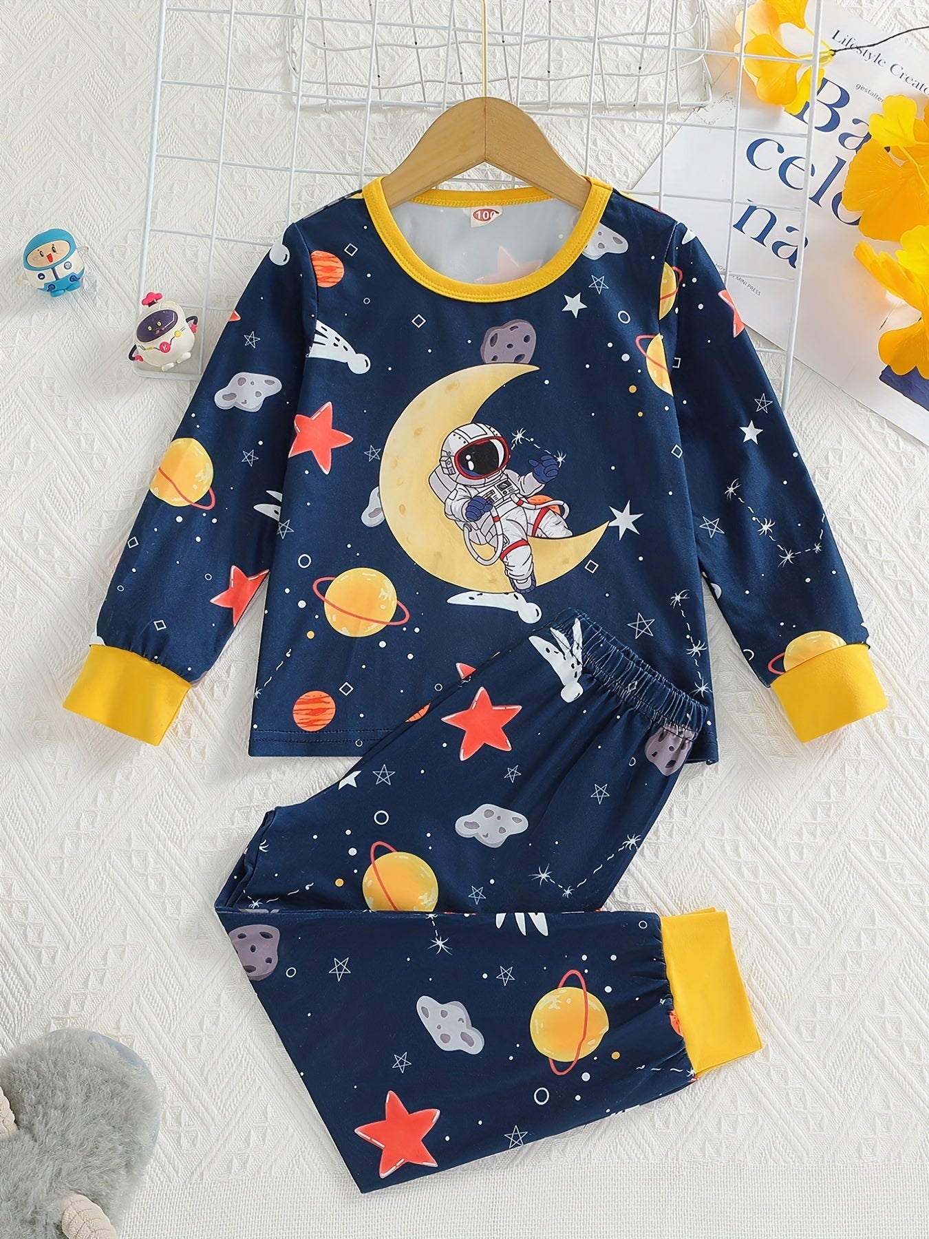 Boys 2pcs Astronaut Print Pajamas Set Long Sleeve Pullover Top & Pants