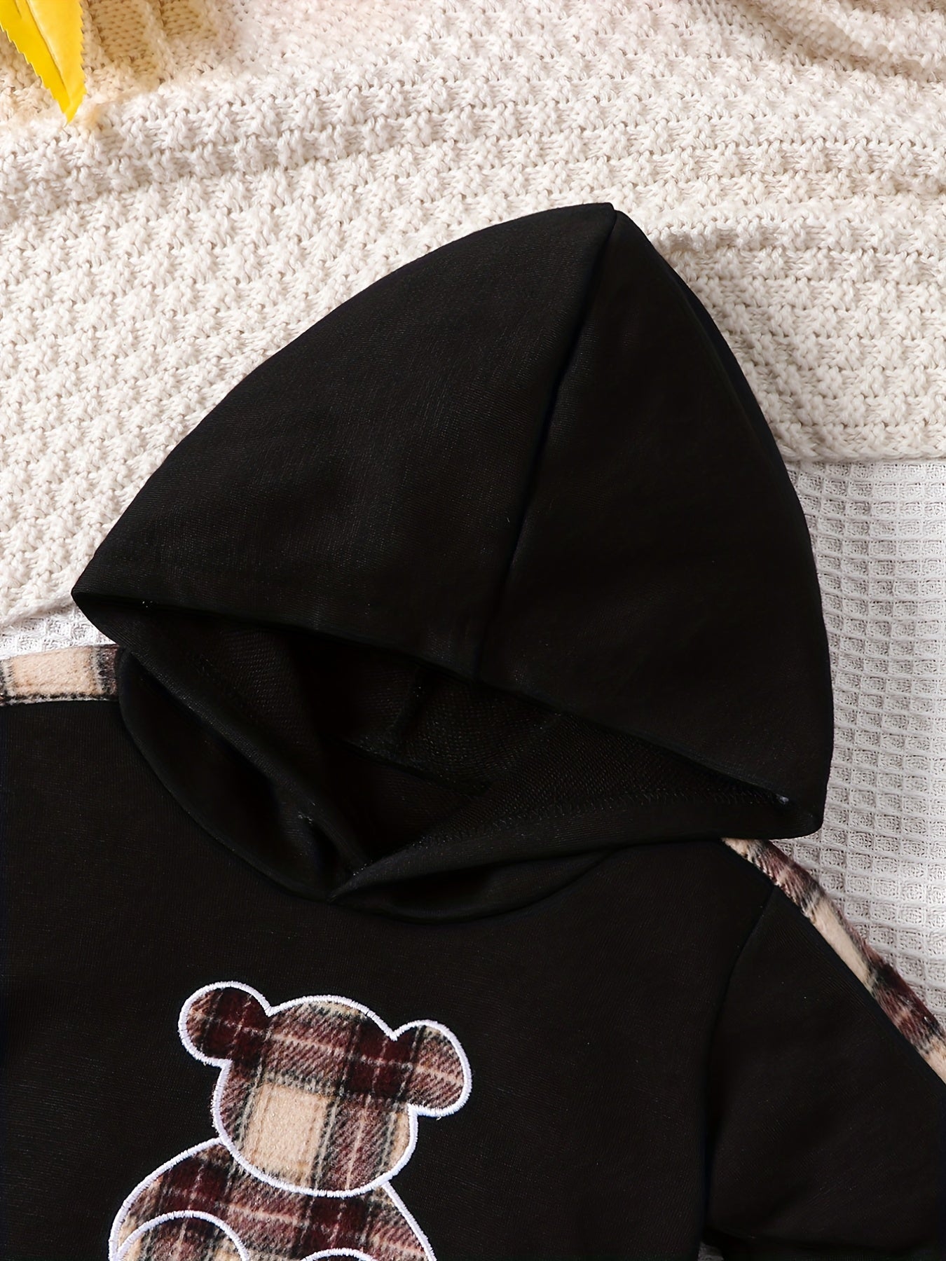 2pcs Baby Bear Plaid Patched Embroidered Hoodie Trousers Set