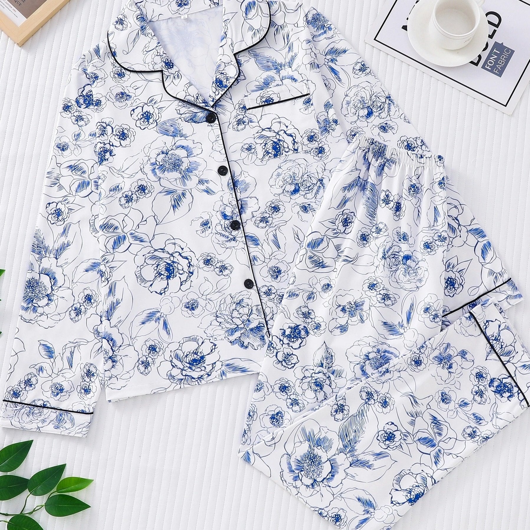 Heart Print Pajama Set Long Sleeve Buttons Top & Elastic Waistband Pants Women's