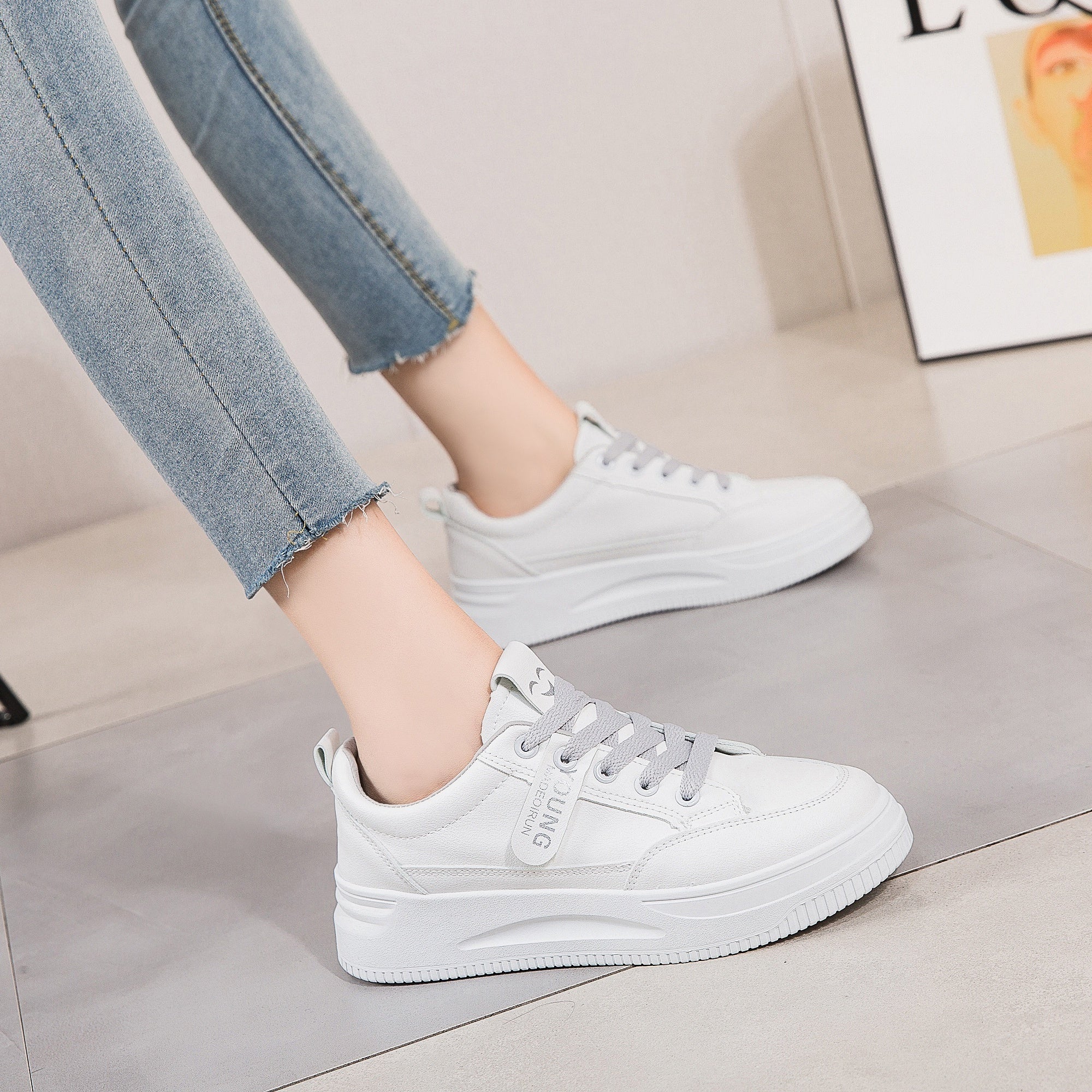 Women's Lace Up Skate Shoes Lightweight Flat Shoes