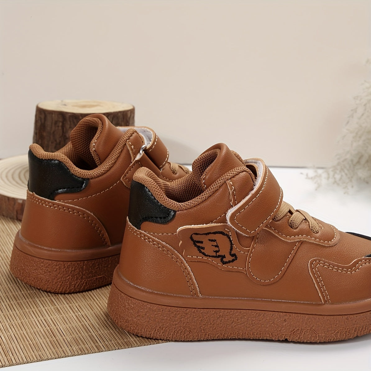 Boy's Solid Skate Shoes Hook And Loop Fastener Breathable Sneakers