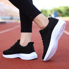 Women's Mesh Sports Shoes Lightweight Low Top Travel Shoes