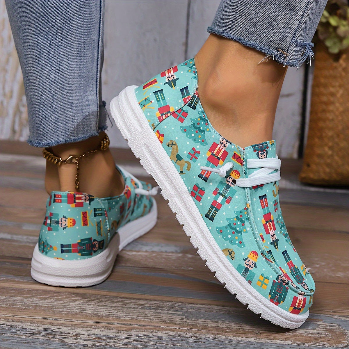 Women's Outdoor Skateboard Shoes With Nutcracker Uppers