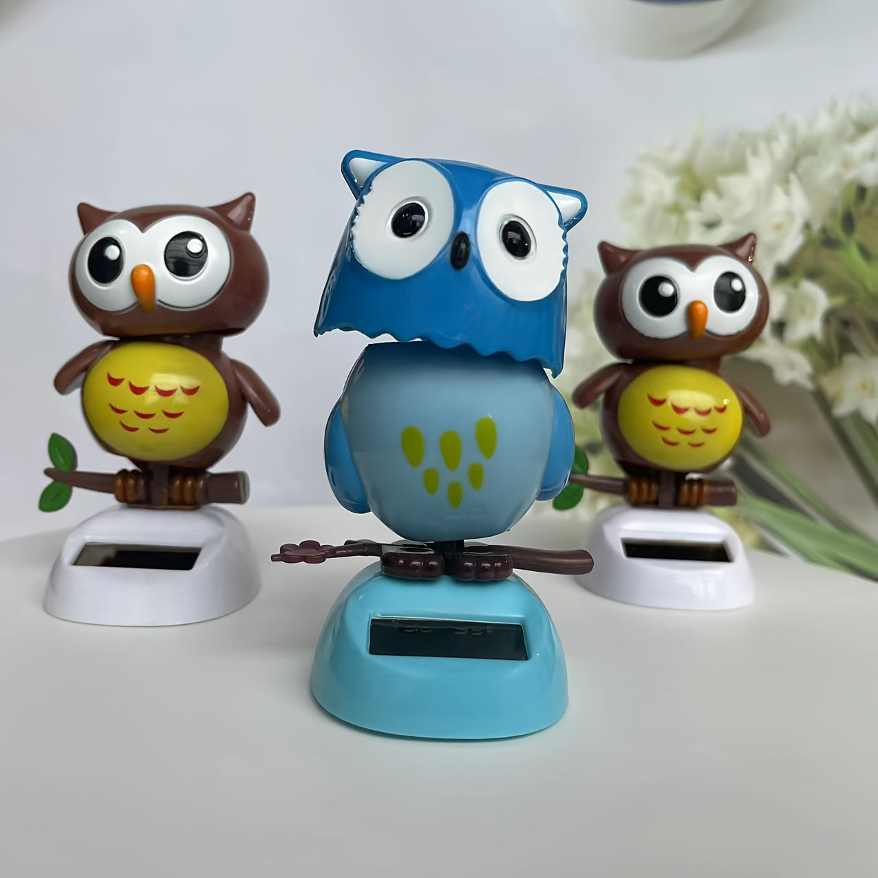 Solar Swing Owl Moving Head Doll Car Ornament Cartoon Gift Toy