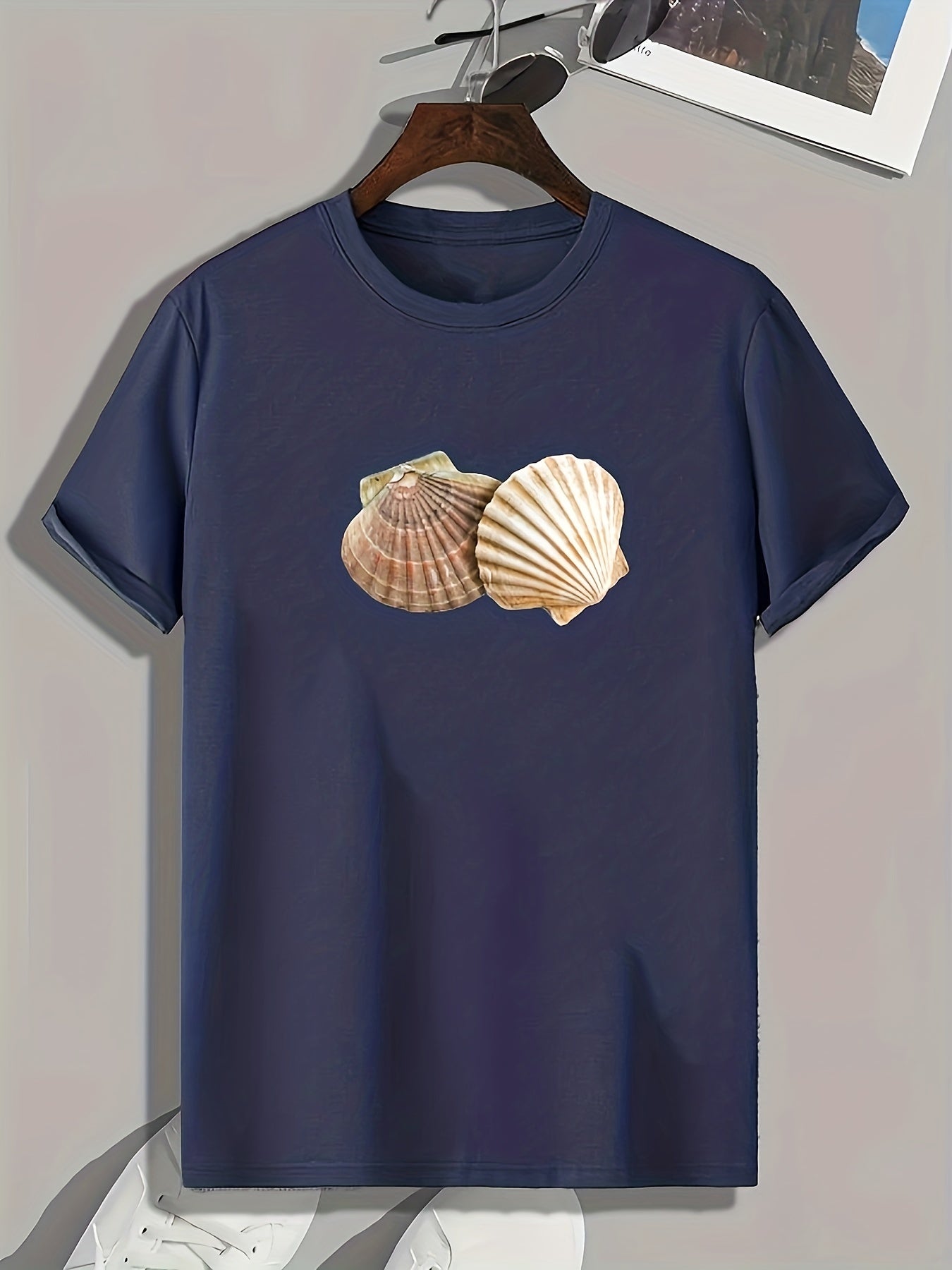 Seashell Pattern Print Men's Comfy Sports T-shirt Graphic Tee for Fitness