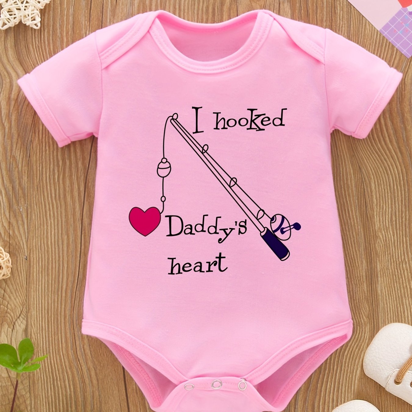 Baby Girls & Boys I Hooked Daddy's Heart Short Sleeve Onesie