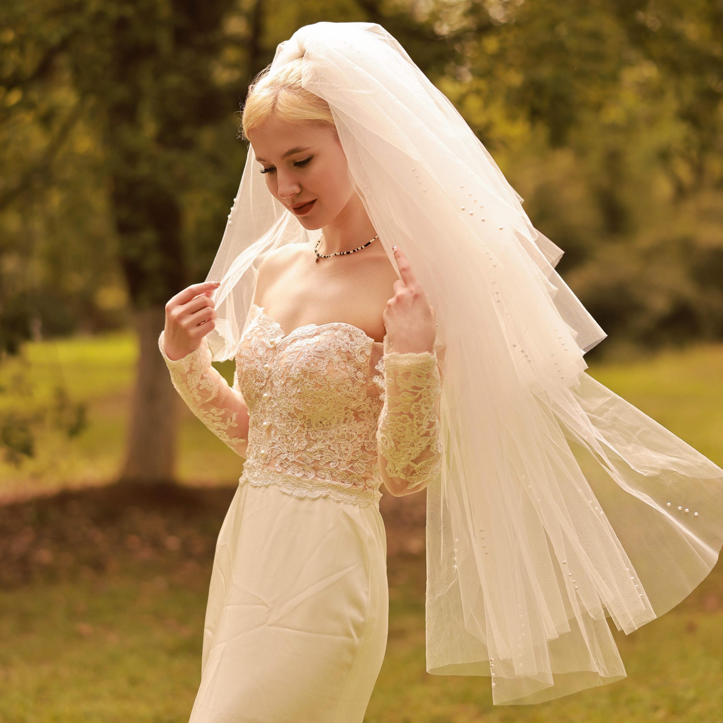 Mesh Veil with Faux Pearl Inlay for Bridal Head