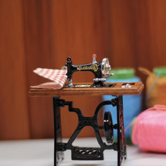 1:12 Dollhouse Sewing Machine Model Puzzle Props