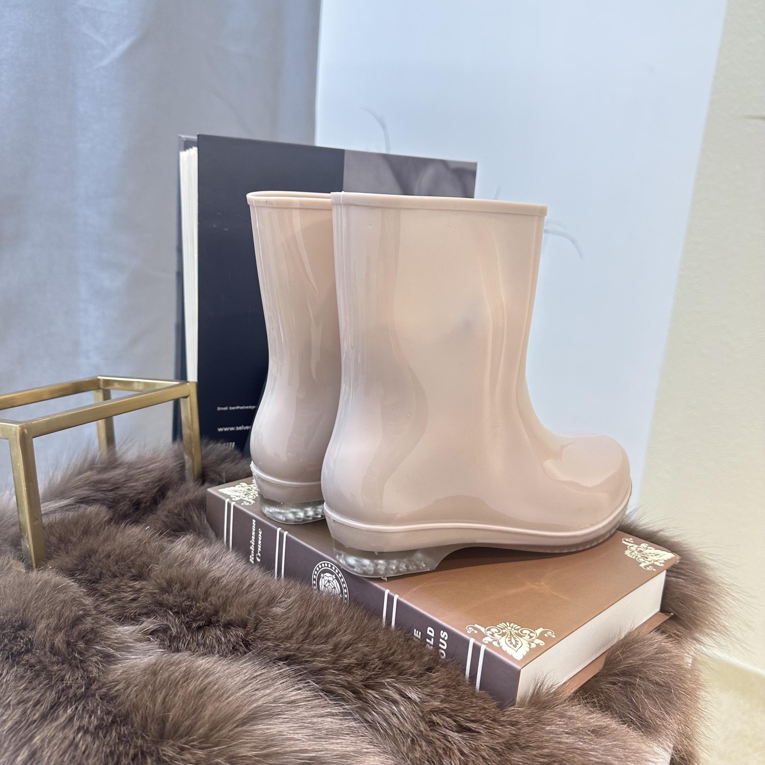Women's Waterproof Medium Tube Rain Boots Solid Non slip Outdoor Rain Boots