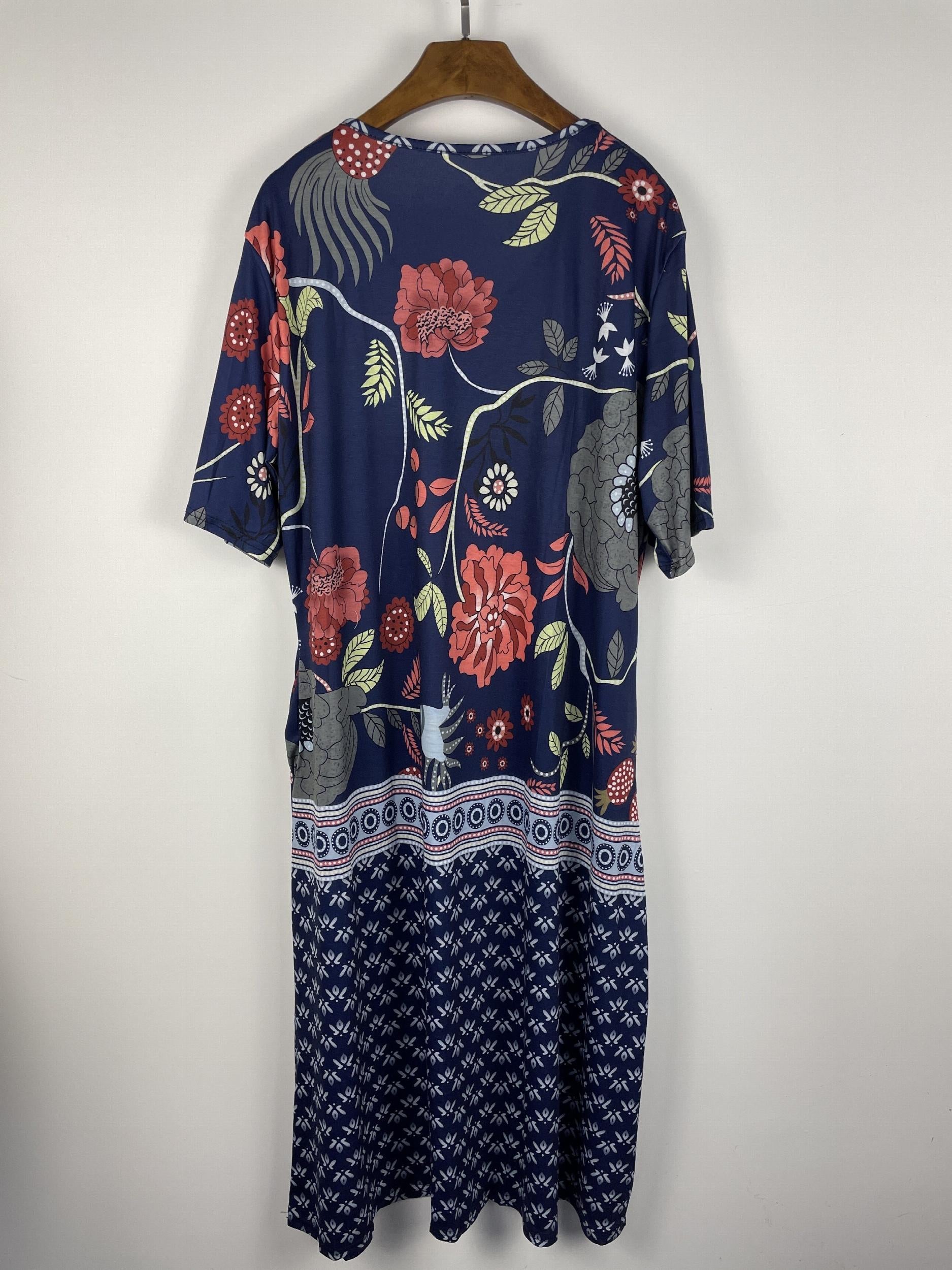 Floral Print Short Sleeve Round Neck Dress With Pockets