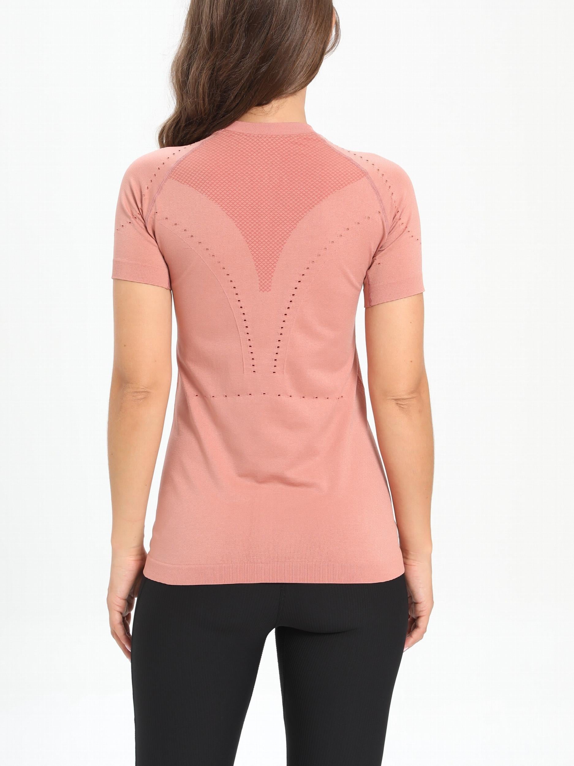 Seamless Yoga Top for Women Moisture Wicking Athletic Shirt